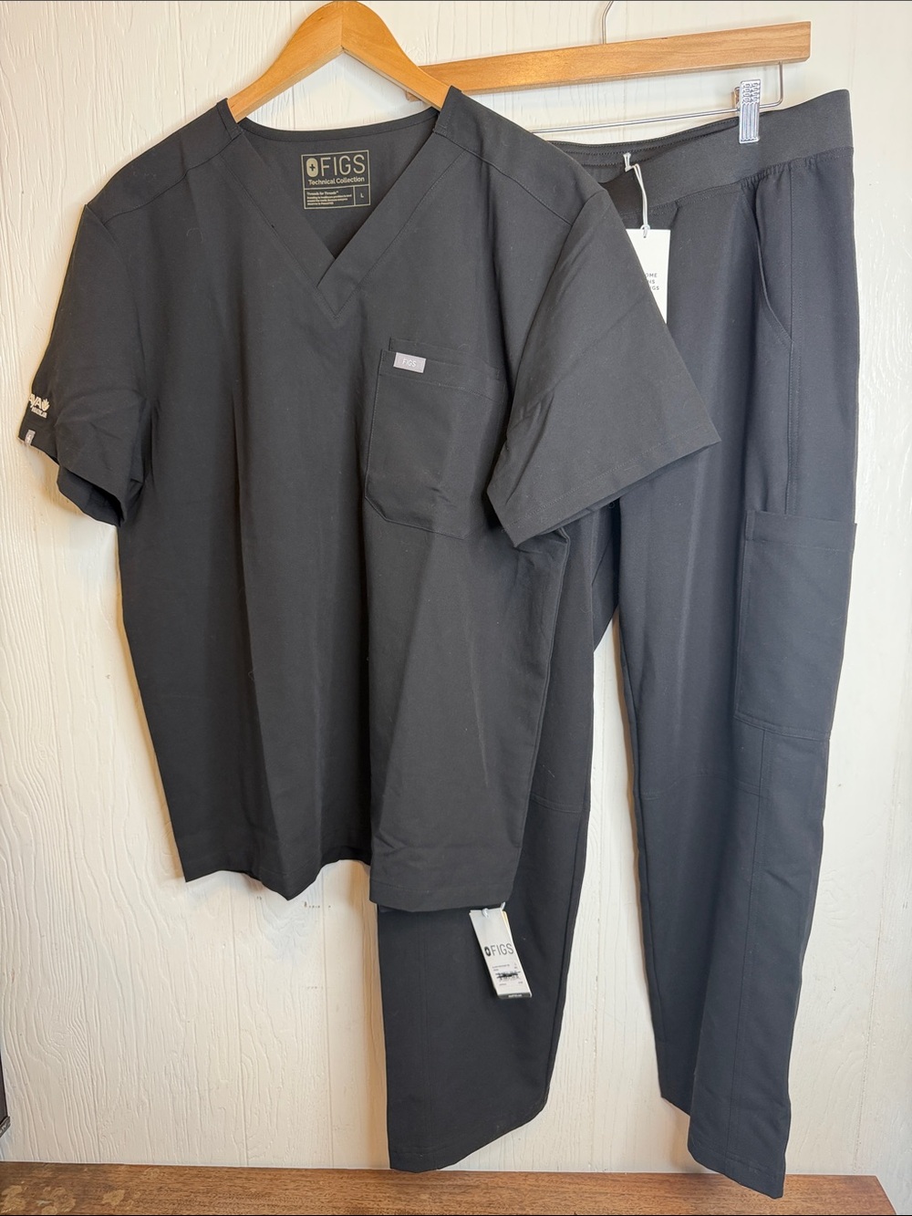 Figs Men's Black Scrub Set L